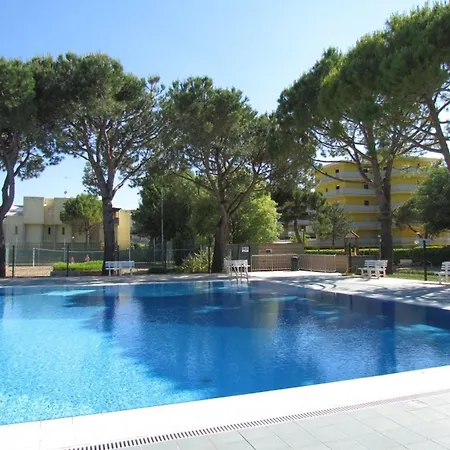 Spacious With Pool Access Apartamento *