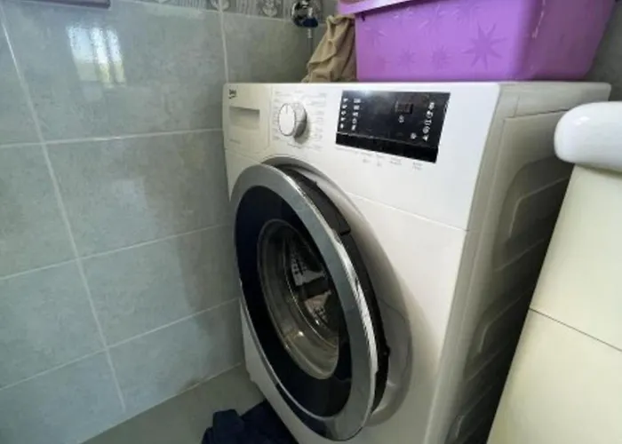 Spacious With Pool Access