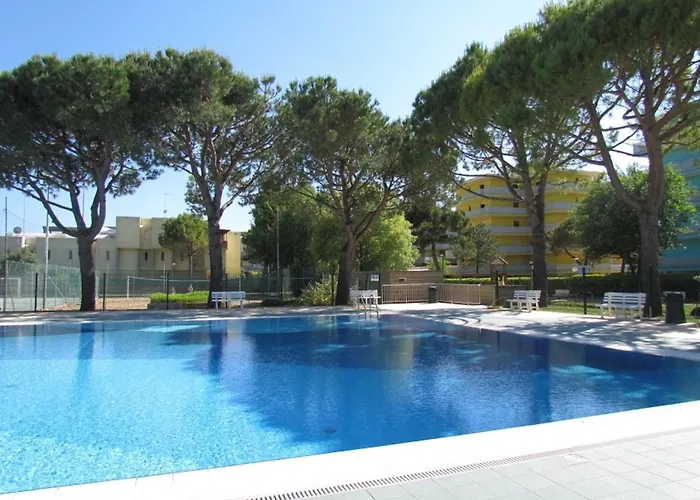 Spacious With Pool Access Appartamento *
